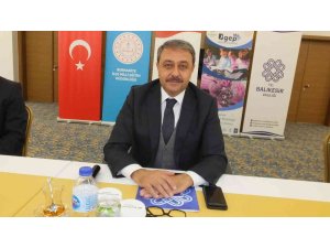 Balıkesir Valisi Şıldak Burhaniye’de eğitimcilerle bir araya geldi.