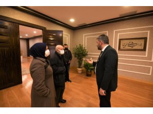 Başkan Çetin, 7’den 70’e tüm vatandaşları makamında ağırlıyor