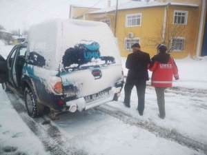 Özel donanımlı UMKE araçları karda hasta taşıdı
