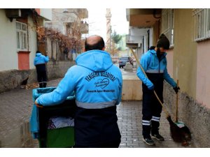 Yenişehir Belediyesi ekiplerinden yağmur sonrası hummalı temizlik