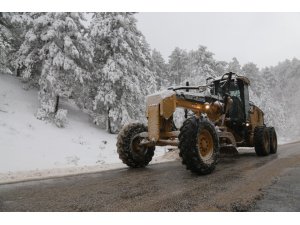 Edremit Belediyesi Kazdağları’nda yolları açıyor