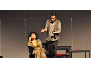 Büyükşehir Belediyesi Şehir Tiyatrosu, ‘Matruşka’yı Kıbrıslılar için sahneledi