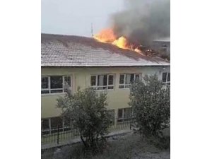 Karacasu’da okul yangını korkuttu