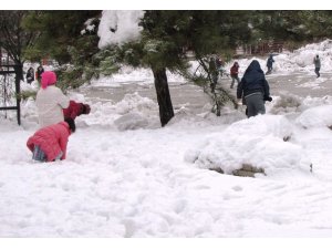 Aslanapa’da okullara 1 günlük kar tatili