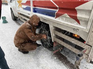 Şırnak’ta yoğun kar yağışı ulaşımı olumsuz etkiledi