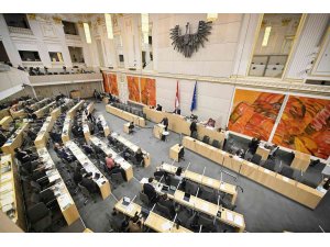 Avusturya Parlamentosu’ndan zorunlu Covid-19 aşısına onay
