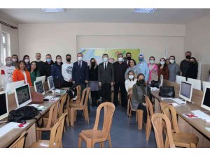 Öğretmen ve yöneticilere yönelik ’eğitimde yeni yaklaşımlar kursu’ düzenlendi