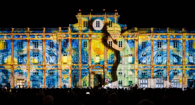 Işık festivali başladı