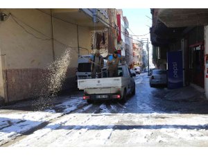 Haliliye’de karla mücadele çalışmaları aralıksız sürüyor