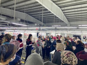 Jandarma tekstil işçisi kadınlara KADES’i anlattı