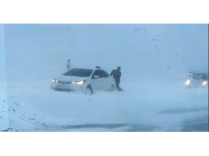 Tokat-Sivas karayolunda ulaşıma kar engeli