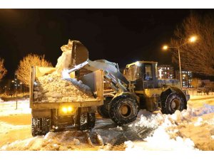 Kahta Belediyesinin 24 saat kar mesaisi