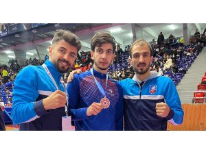 ETÜ’lü sporcular 2 altın, 1 gümüş madalya kazandı
