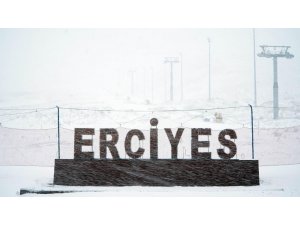 Erciyes’te kar kalınlığı 1.50 metreye ulaştı