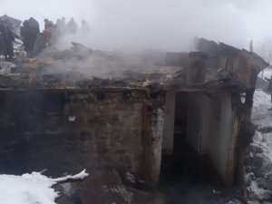 Şırnak’ta ahırda yangın: 65 hayvan telef oldu