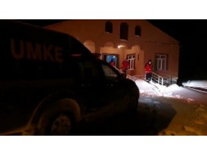 Hastalanan bebek için UMKE’nin 6 saatlik kar mücadelesi