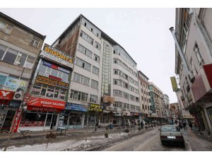 Van Büyükşehir Belediyesinin hasarlı iki hizmet binası için yıkım kararı