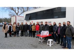 AK Partililer kan bağışladı