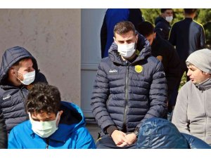 Antalya’da kamp yapan Süper Lig ekipleri Cuma namazını ‘Dinler Bahçesi’nde kıldı