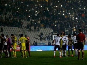 Elektrik kesintisi Beşiktaş'ı durduramadı
