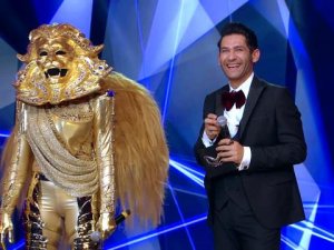 Yapımcı Fatih Aksoy, eleştirilerin hedefinde olan Maske Kimsin Sen'in final yapacağını duyurdu