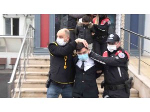 Rehin aldıkları 2 gencin ağzına silah dayayıp kadın elbisesi giydiren çete tutuklandı