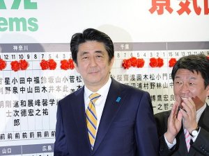 Japonya'da Abe yeniden başbakan