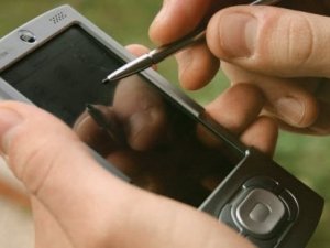 İlk akıllı telefon modellerinden olan Palm geri dönüyor
