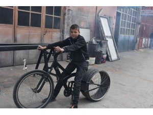 12 yaşındaki Uğur’un tasarladığı bisiklet görenleri şaşırtıyor