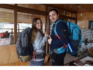 Mühendis çift ASELSAN’dan istifa ederek sırt çantalarıyla dünyayı gezme kararı aldı