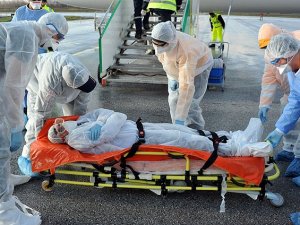 Ebola virüsünden 8 bin kişi öldü