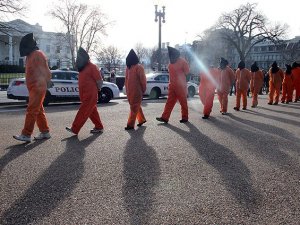 Washington'da Guantanamo protesto edildi