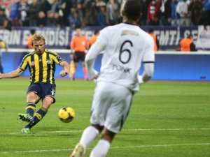 Fenerbahçe zirveyi bırakmadı