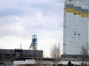 Ukrayna'da elektrik santraline saldırı, yüzlerce madenci mahsur kaldı