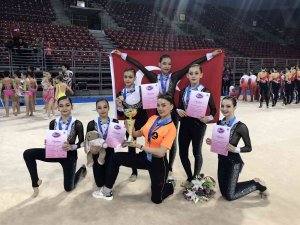 İstanbul Şavkar Kulübü Estetik Cimnastik Takımı, Bulgaristan’dan altın madalya ile döndü