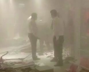Bursa'da AVM'de mağazanın tavanı çöktü