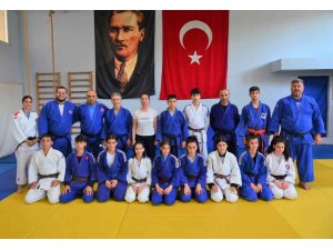 Yunusemreli judocular Kahramanmaraş’ta madalya arayacak
