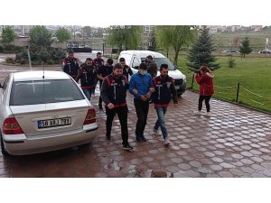 Yankesiciler Sivas polisine takıldı