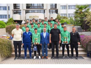 Salihli Belediyespor’da çifte şampiyonluk