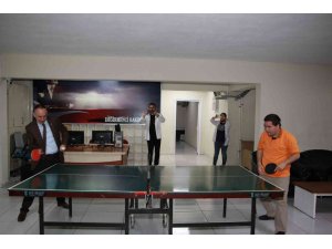 Başkan Saygılı, engelli bireylerle masa tenisi oynadı