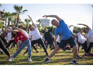 Başkan Seçer, ‘Bilinçli Spor’ etkinliğinde vatandaşlarla spor yaptı