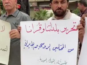 Dönmelerini istemiyorlar! Suriye'de "Türkiye'dekiler geri gelmesin" protestosu!