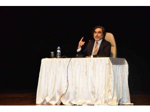 Din İşleri Yüksek Kurulu Üyesi Prof. Dr. Aydemir, Uşak’ta Z kuşağını anlattı