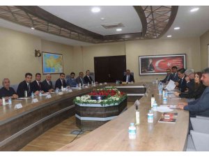 KÖYDES değerlendirme toplantısı, Siirt Valisi Hacıbektaşoğlu başkanlığında yapıldı