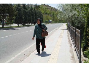 18 yıl çalıştığı villanın sahiplerinden hakkını alamadığını iddia eden kadın Ankara’ya yürüyecek