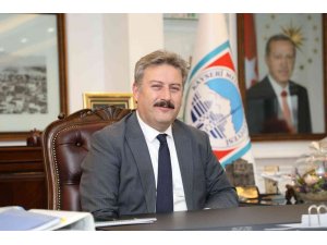 Başkan Palancıoğlu, Dünya Yüzme Şampiyonu Mehlika Kuzeh Yalçın’ı kutladı