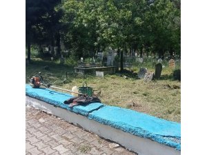 Pazaryeri’nde mezarlık temizleme çalışmaları devam ediyor