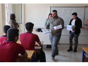 Silopi Türk Ocaklarından öğrencilere kaynak kitap desteği