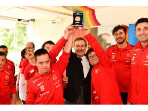 Başkan Ataç, Down Sendromlular Basketbol Milli Takımı ile buluştu