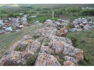 Bayburt’ta Ejderha Kayaları efsanesi